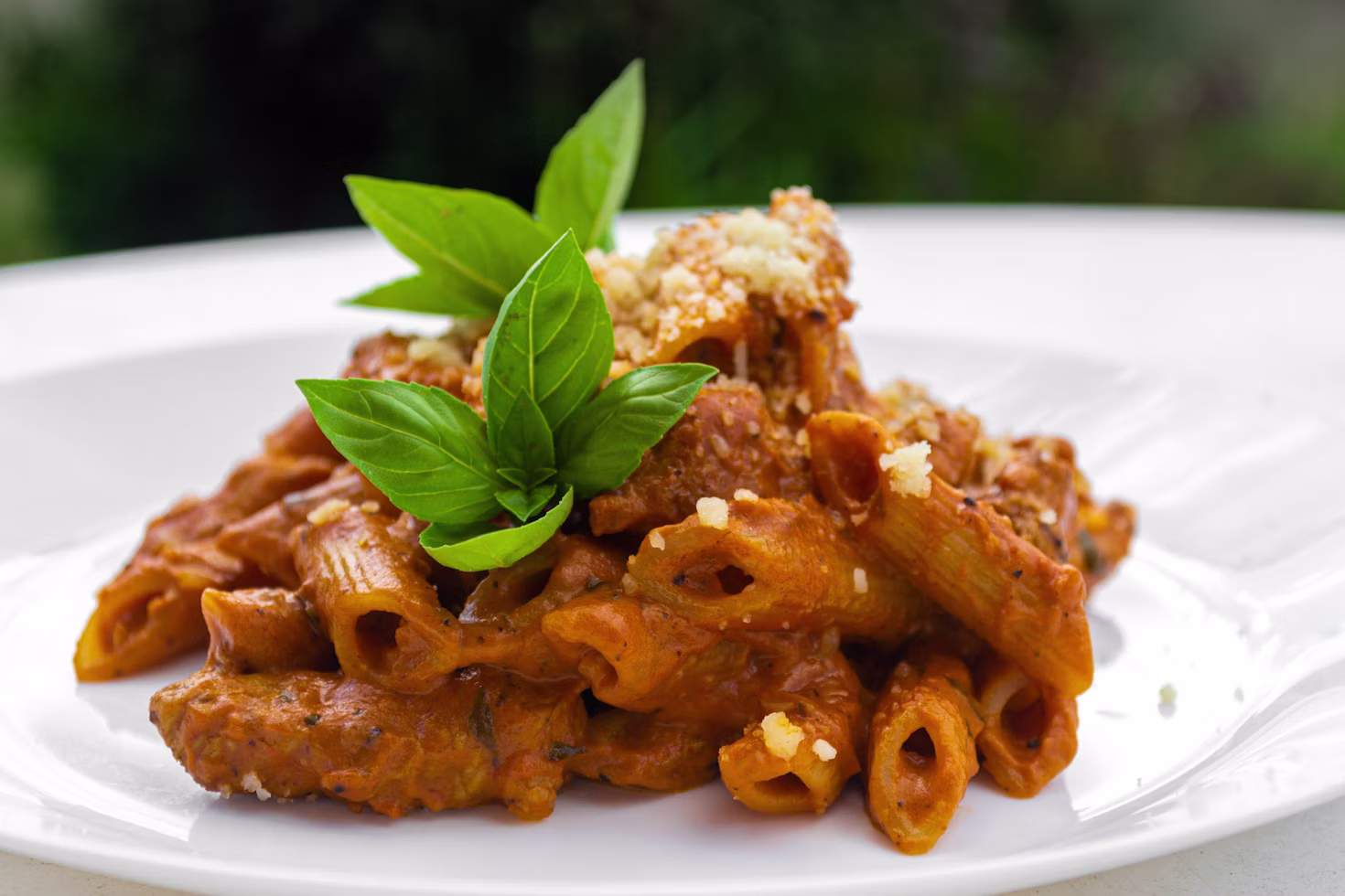 Baked ziti with melted cheese