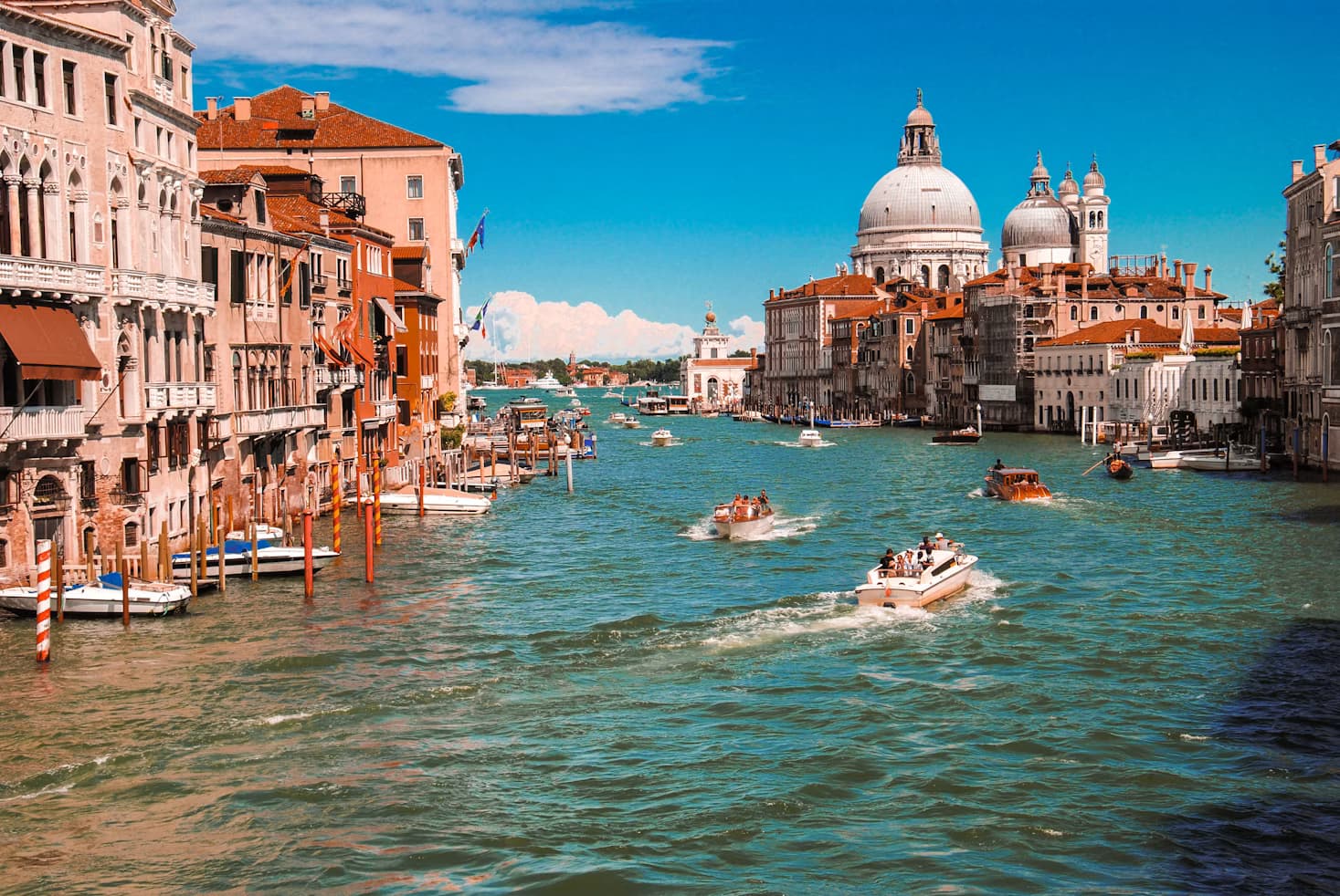 Canals and architecture in Venice